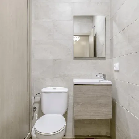 Leonor Apartment *