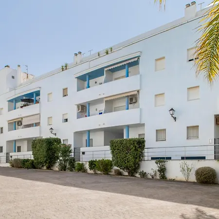Leonor Apartment *